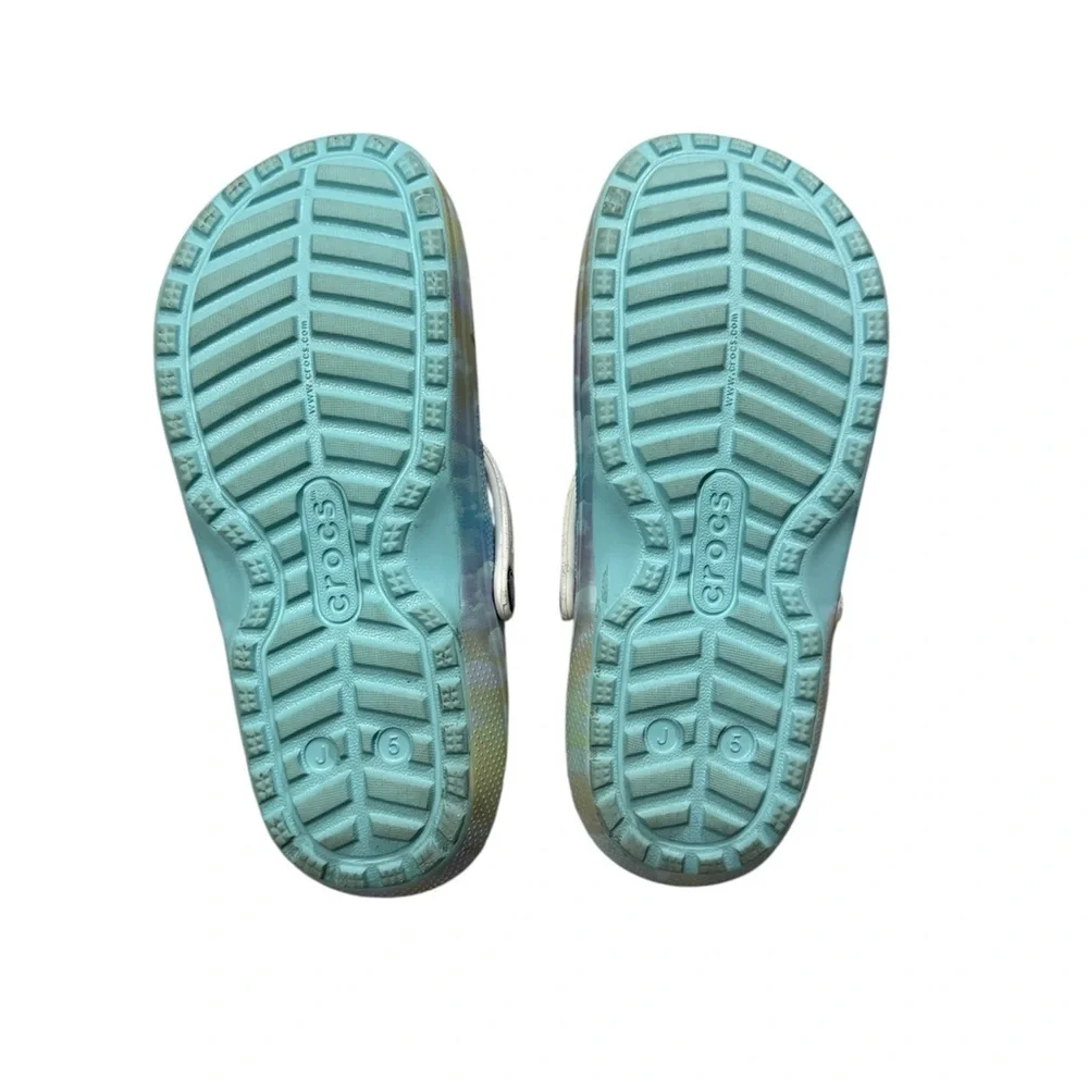 CROCS these kids